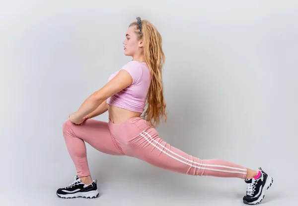 Fitness Sport Træning Livsstil Koncept Acrobat Kvinde Iført Pink Sportstøj - Stock-foto