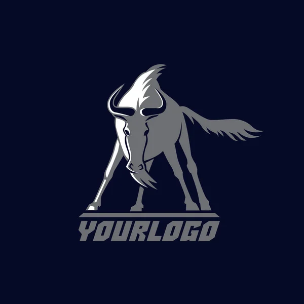Frente wildebeest logotipo sinal vetor ilustração no azul escuro de volta — Vetor de Stock