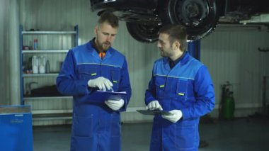 iki otomatik mekanik teşhis araba