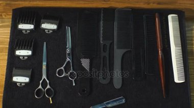 Kuaför Dükkanı ışık ahşap arka plan üzerinde Vintage araçları