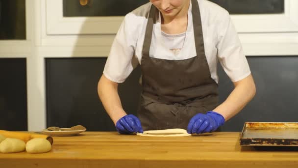 Виготовлення кориці рулонах — стокове відео