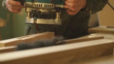 Cilalı ahşap çalışma