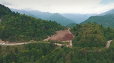 dağ yolu, dağ yolundan ormanda