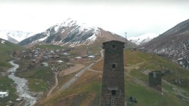 Svanlar Towers Güz Ushguli de. Biri en yüksek köy Avrupa İskan