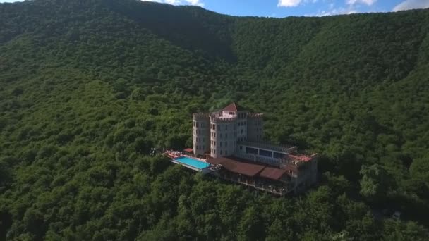 Hotel znajduje się w kształt zamku — Wideo stockowe