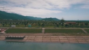 Göl Gürcistan üzerinden havadan görünümü