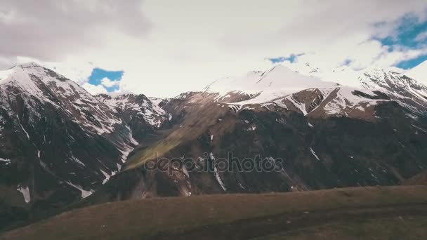 Shot van de bergen van de drone — Stockvideo