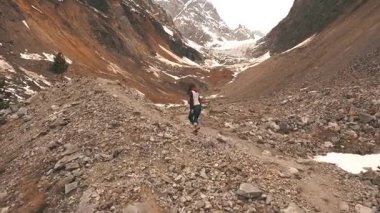 buzul, vurdu bir helikopter, uçak, kadın Gezgin buzul arka planda ateş üzerinden