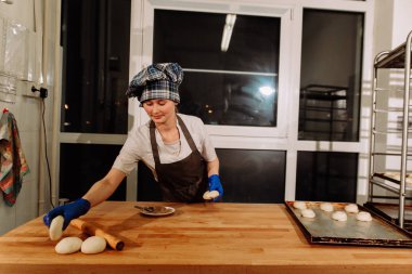 Lezzetli tarçın rulo yapma