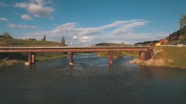 Havadan görünümü havadan çekim Nehri Köprüsü