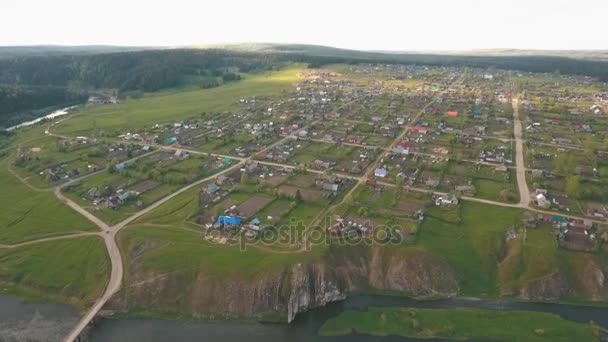 Luchtfoto uitzicht op stad — Stockvideo