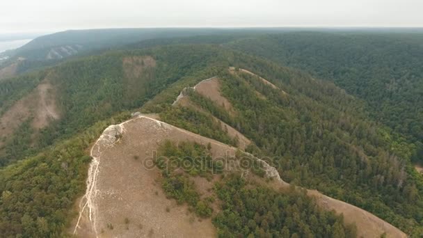 Schieten bergen luchtfoto — Stockvideo