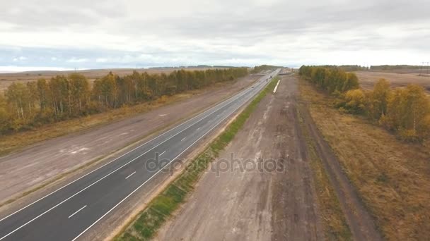 Aeria weergave op snelweg — Stockvideo