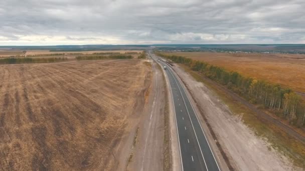 Luchtfoto van de snelweg — Stockvideo