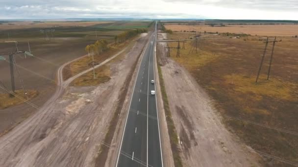 Bovenaanzicht op snelweg — Stockvideo