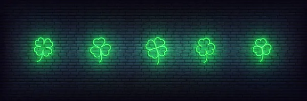 Klee-Neon-Ikonen zum Tag des Heiligen Patricks. Set grüner irischer Shamrock-Ikonen zum Tag des Heiligen Patricks — Stockvektor