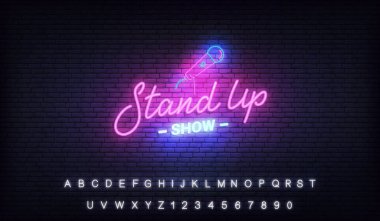 Stand-up komedi gösterisi neon şablonu. Kalkın harf ve parlak neon mikrofon