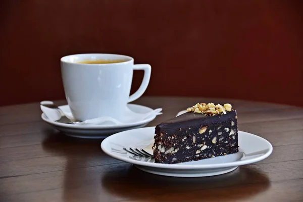 Kousek Čokoládového Dortu Šálek Kávy Koncept Kavárny — Stock fotografie