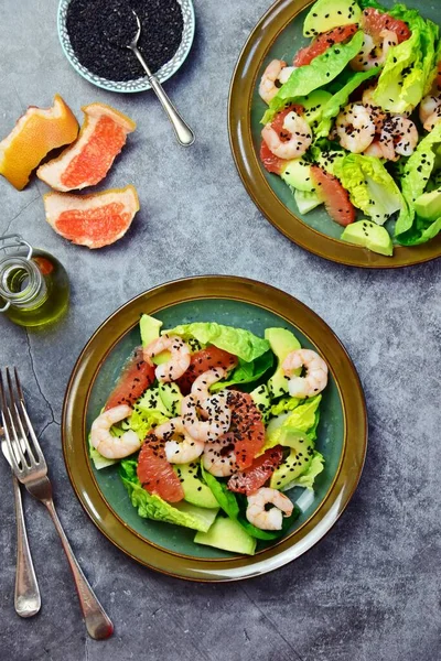 Taze ve hafif Greyfurt Övgüsü ve AVOCADO Salatası