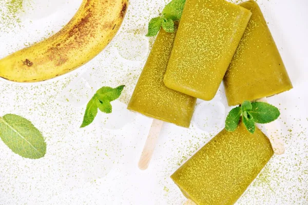 Pisang Bebas Susu Dan Krim Matcha Diet Paleo Terisolasi Secara — Stok Foto