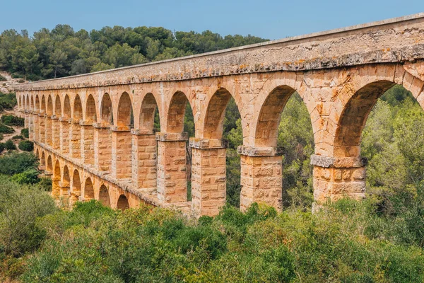 Aqueduct 'Pont del Diable'. Spain, Tarragona. — Stock Photo, Image