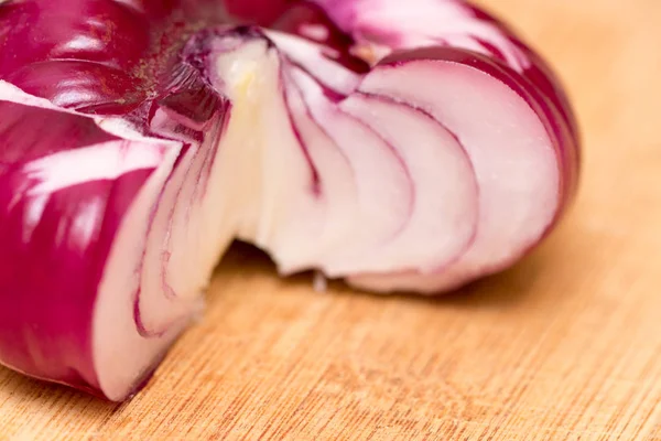 Hautnah Eine Scheiben Geschnittene Zwiebel — Stockfoto