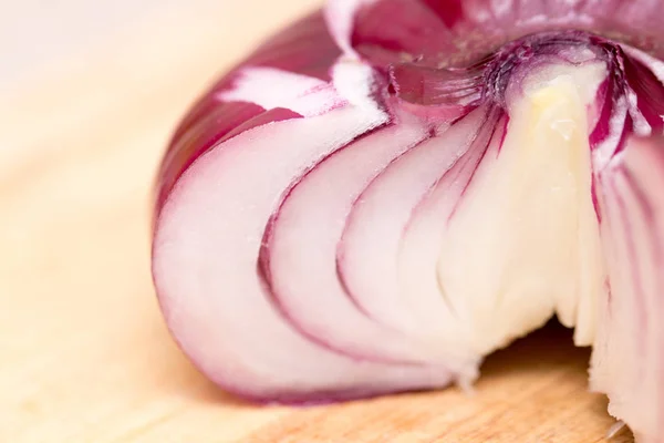 Hautnah Eine Scheiben Geschnittene Zwiebel — Stockfoto