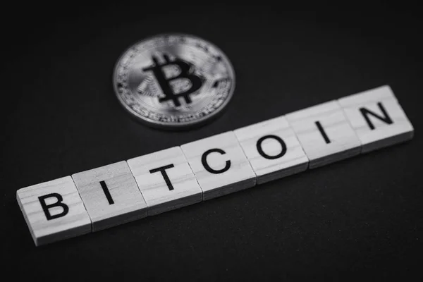 Bitcoin Letras Sobre Fondo Negro — Foto de Stock