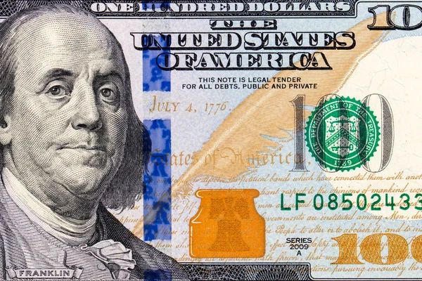 Close Πορτρέτο Benjamin Franklin Στο Νέο Τραπεζογραμμάτιο Των 100 Δολάρια — Φωτογραφία Αρχείου