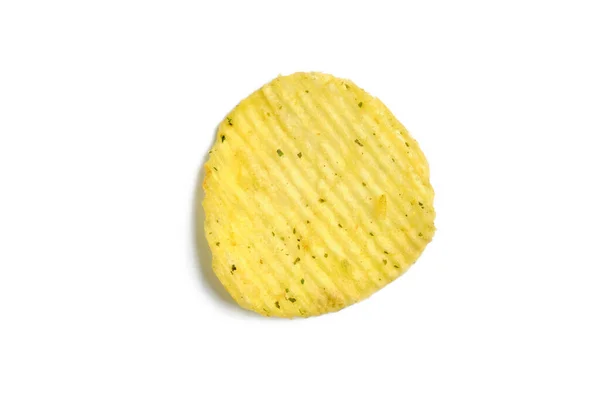 Ein Geriffelter Chip Auf Weißem Hintergrund Isoliert Nahaufnahme — Stockfoto