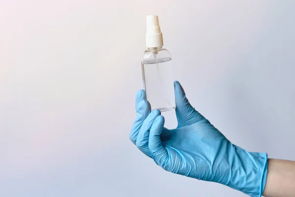 Een Hand Medische Handschoenen Beschermt Tegen Microben Sluiten — Stockfoto