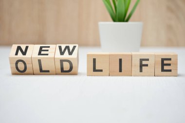 Eski hayattan yeni hayata geçiş kavramı. Kapat..