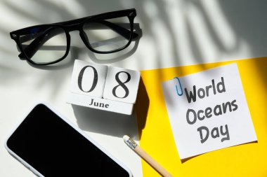 Dünya Okyanusu 08. Gün 8 Haziran Takvim Konsepti Tahta Bloklar. Kapat..