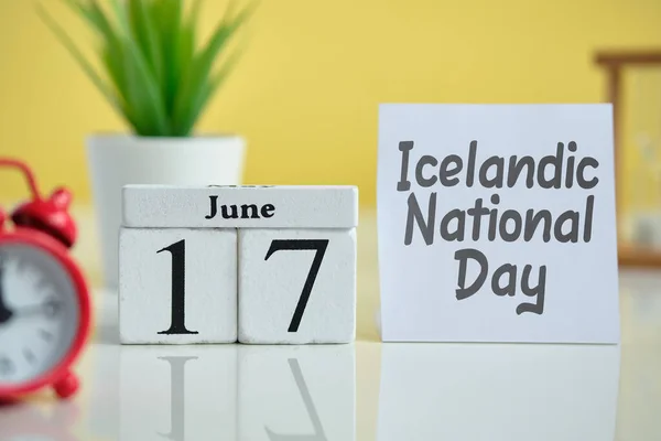 Islands Nationaldag Sjuttonde Juni Månad Kalender Koncept Träklossar Närbild — Stockfoto