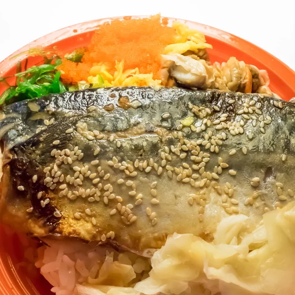 Vynikající grilované ryby rýže saba (japonské jídlo). — Stock fotografie