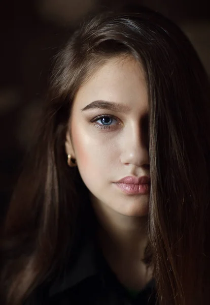 Retrato de una hermosa chica —  Fotos de Stock