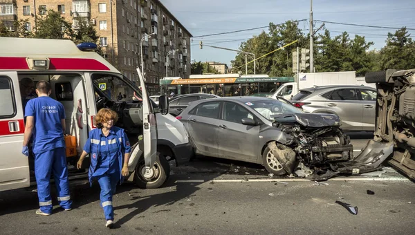 Moskow, Rusia - 20 September 2017: Kecelakaan yang melibatkan kejadian nyata Stok Foto Bebas Royalti