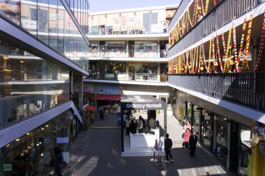 Seul Güney Kore - 22 Ekim 2017: insanlar ziyaret Ssamziegil shoping Merkezi, Seul, Güney Kore Insadong ünlü turizm.