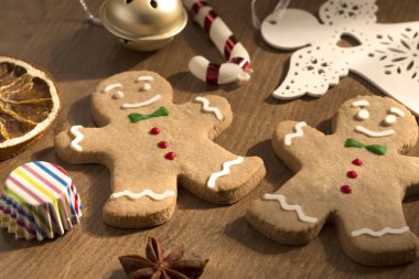 Noel dekorasyonu ile bir gingerbread