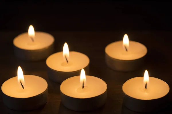 El grupo de las velas encendidas — Foto de Stock