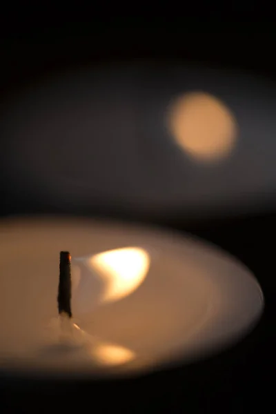 La vela encendida — Foto de Stock
