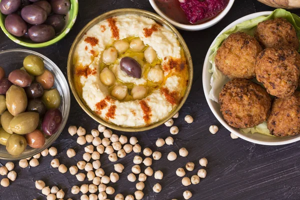 Hummus und Falafel — Stockfoto