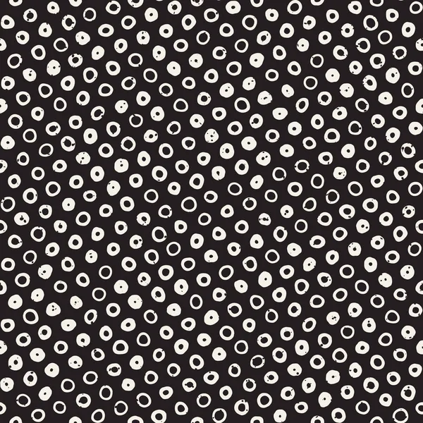 Tinta dibujada a mano en blanco y negro patrón inconsútil abstracto. Vector elegante textura grunge. Monocromo formas dispersas líneas de pincel de pintura — Archivo Imágenes Vectoriales