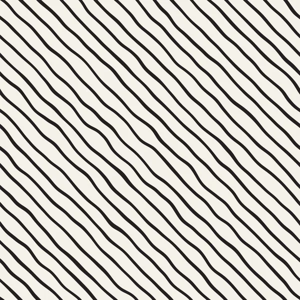 Modèle sans couture avec des vagues dessinées à la main. Fond abstrait avec des coups de pinceau ondulés. Texture lignes franches noir et blanc . — Image vectorielle