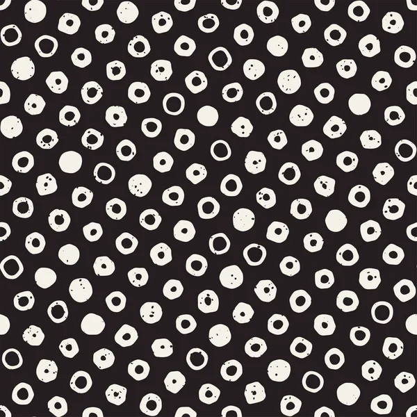 El çekilmiş siyah beyaz mürekkep soyut seamless modeli. Vektör şık grunge doku. Tek renkli şekiller boya fırça satırları dağınık