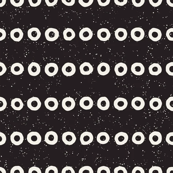 El ile Seamless Modeli hatları çizilmiş. Arka plan serbest fırça darbeleriyle. Siyah ve beyaz doku. Kağıt ambalaj için süsleme.