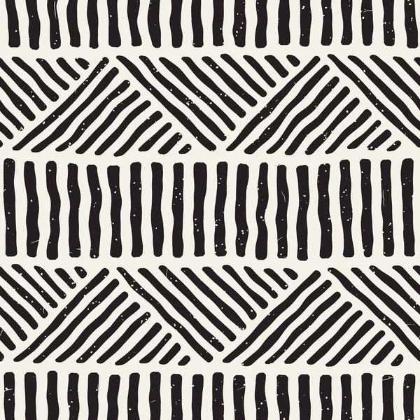 Handgezeichnete ethnische nahtlose Muster. abstrakte geometrische Fliesen Hintergrund in schwarz und weiß. — Stockvektor