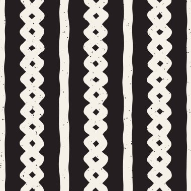 Elle çizilmiş stil etnik seamless modeli. Grungy geometrik şekiller arka plan siyah ve beyaz.