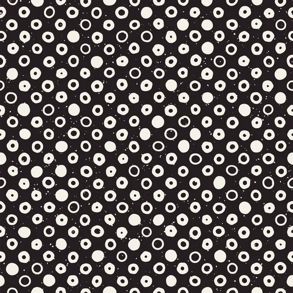 Handgezeichnete Schwarz-Weiß-Tusche abstrakte nahtlose Muster. Vektor stilvolle Grunge-Textur. Monochrom geometrisch gestreute Formen — Stockvektor