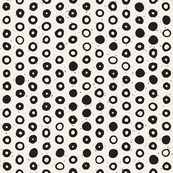 Hand drawn black and white ink abstract seamless pattern. Vector stylish grunge texture. Monochrome geometric scattered shapes — Stock Vector